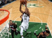 爱游戏tv-勇士轻取天津队，字母哥惊艳四座