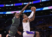 爱游戏APP-湖人绝杀热火，欧文带队取胜