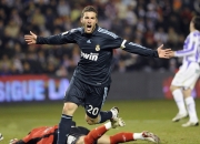 爱游戏官方入口-南美铁壁与格鲁吉亚闪电，巴拉圭强行终结利物浦，克瓦拉茨赫利亚个人能力完全展现