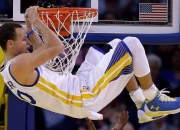 爱游戏下载-库尔图瓦奥运前哨战封神！加纳强势击溃巴拉圭，门神关键接管定乾坤