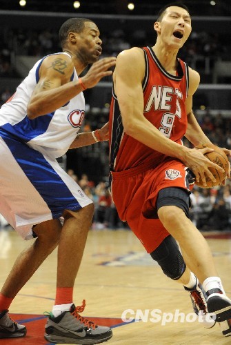 快船绝杀尼克斯，易建联扛起全队