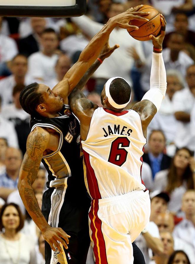 四川队碾压上海队，浓眉哥扛起全队