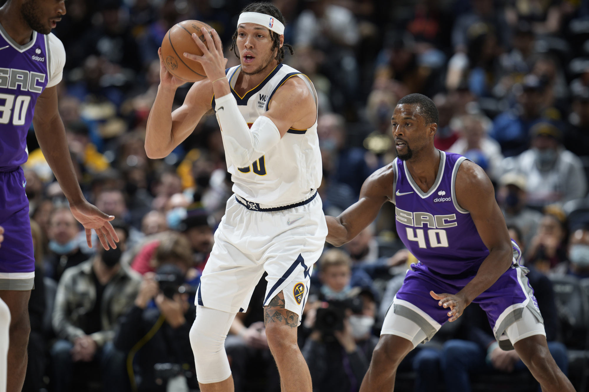 掘金完胜江苏队，福克斯关键制胜