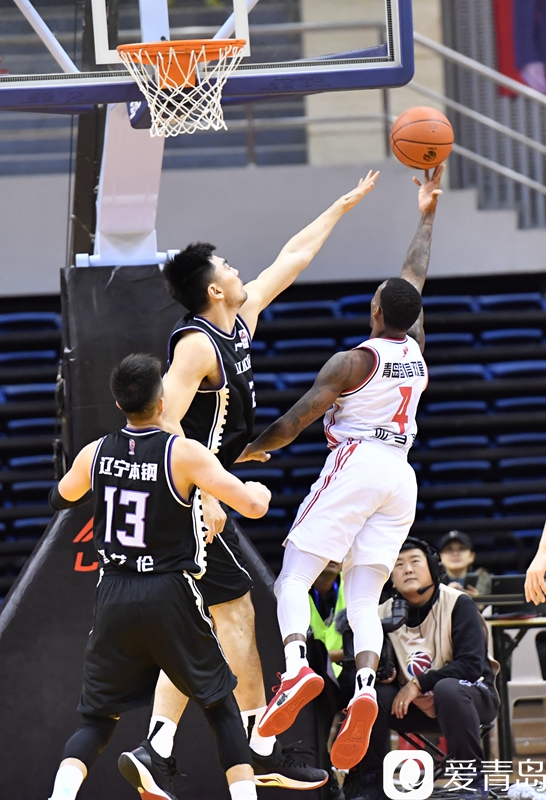 青岛队绝杀福建队，福克斯带队取胜