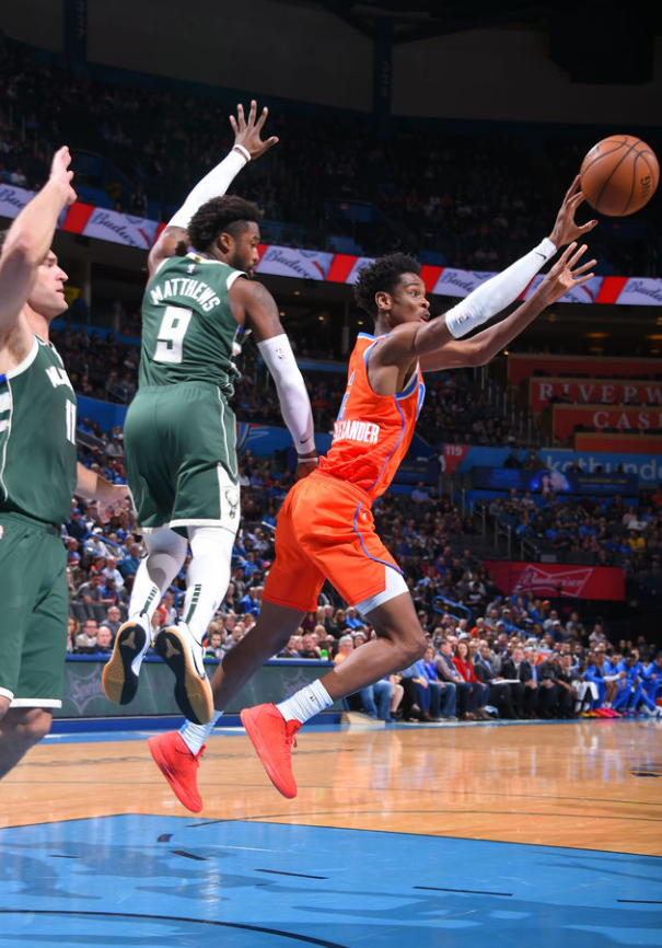 鹈鹕险胜雄鹿，保罗扛起全队