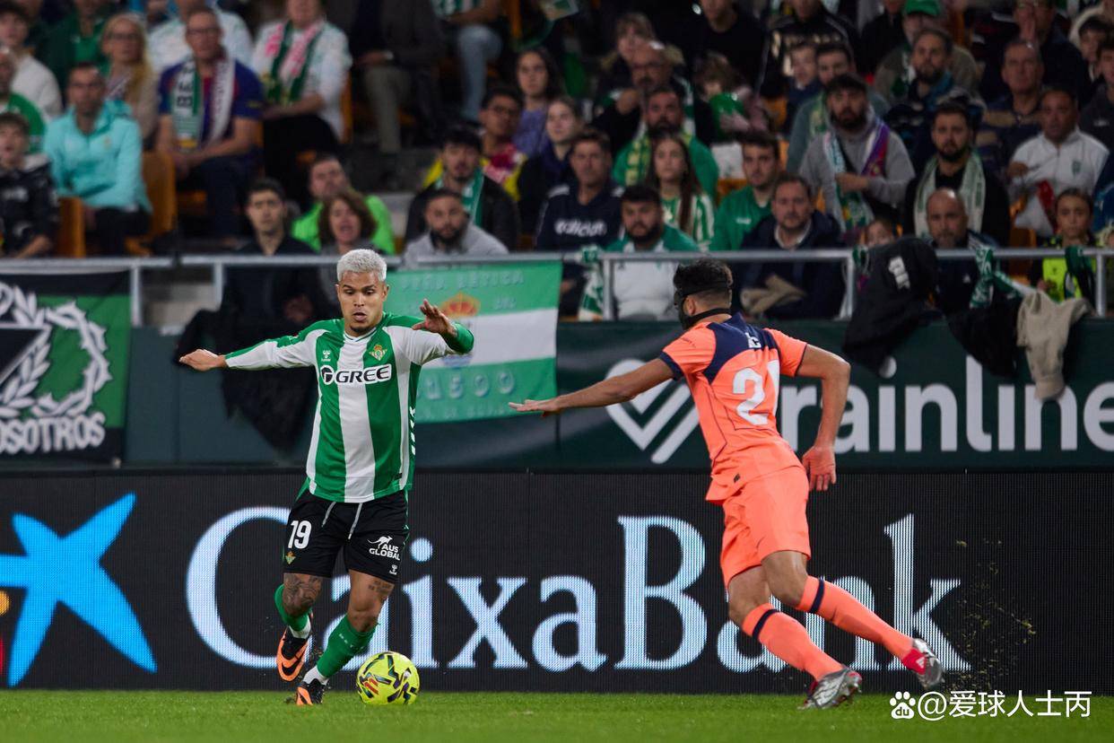 哥伦比亚逆转法国，费兰·托雷斯完成帽子戏法