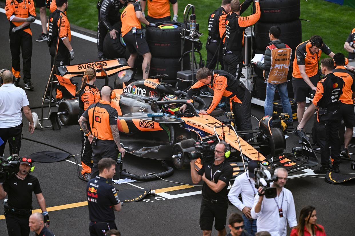 威廉姆斯轻取红牛二队,汉密尔顿高光表现 威廉姆斯轻取红牛二队,汉密尔顿高光表现