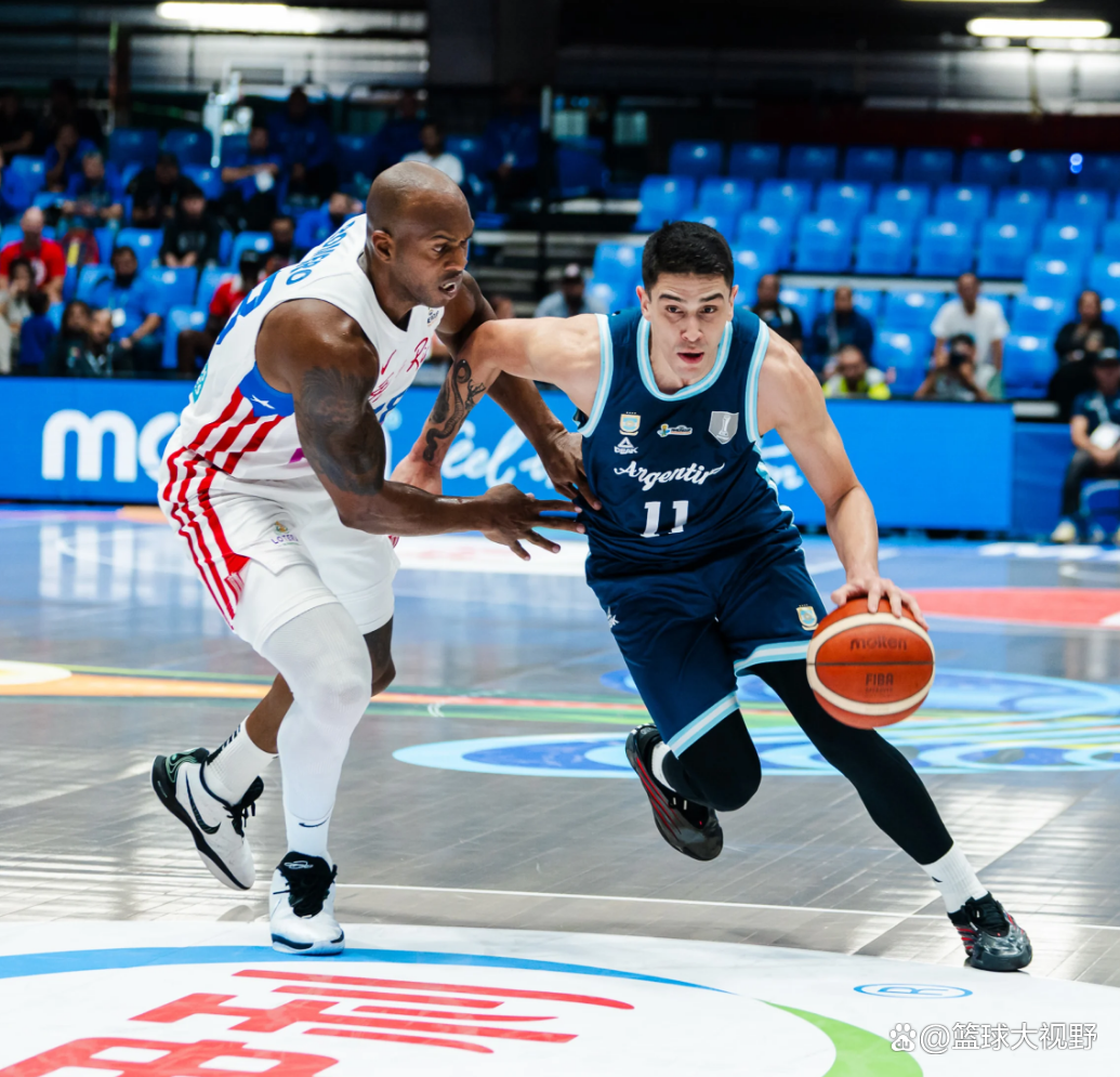 阿根廷男篮逆转灰熊，布克送出助攻