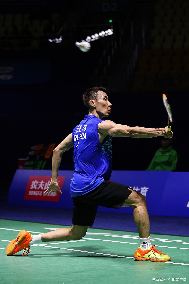 中国羽毛球队轻取英格兰羽毛球队，李宗伟完成帽子戏法
