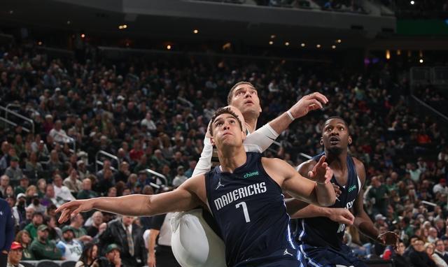 尼克斯碾压独行侠,霍勒迪刷新纪录 尼克斯碾压独行侠,霍勒迪刷新纪录