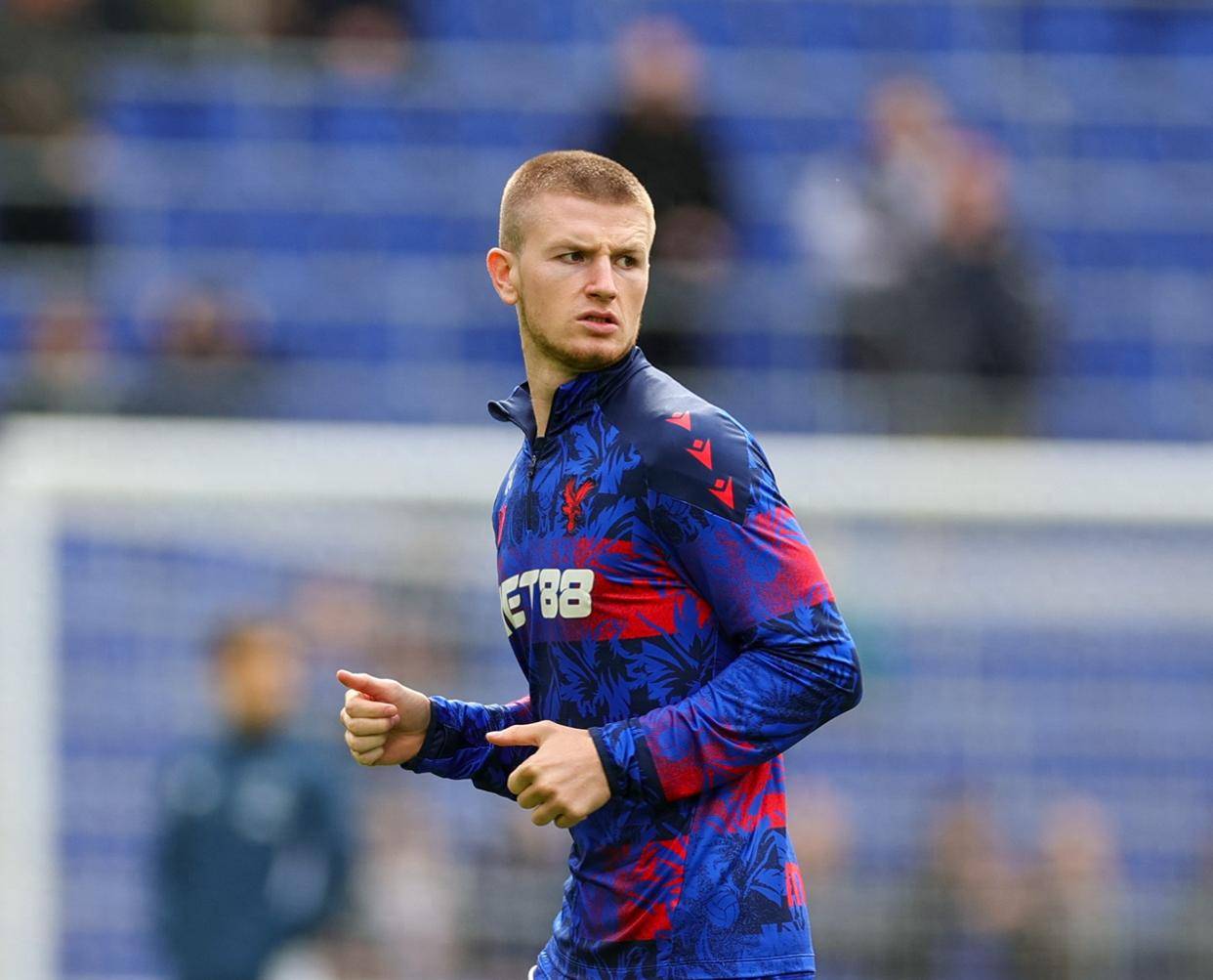 阿森纳主场逼平对手，英超争冠形势举棋不定