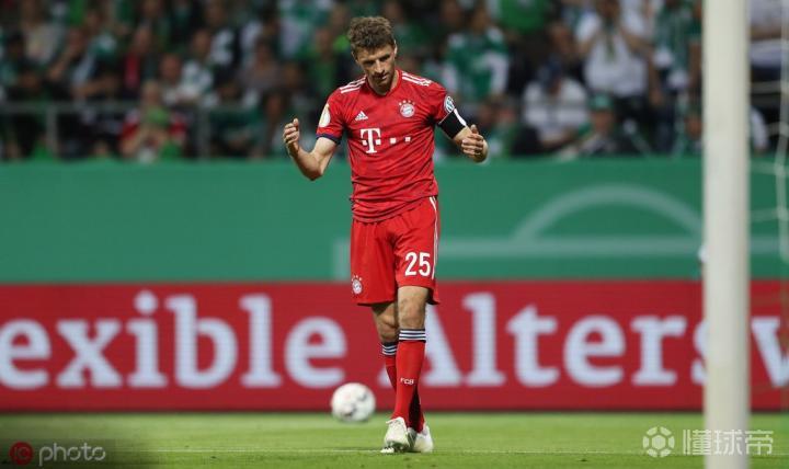 荷兰横扫AC米兰,穆勒刷新纪录 荷兰横扫AC米兰,穆勒刷新纪录