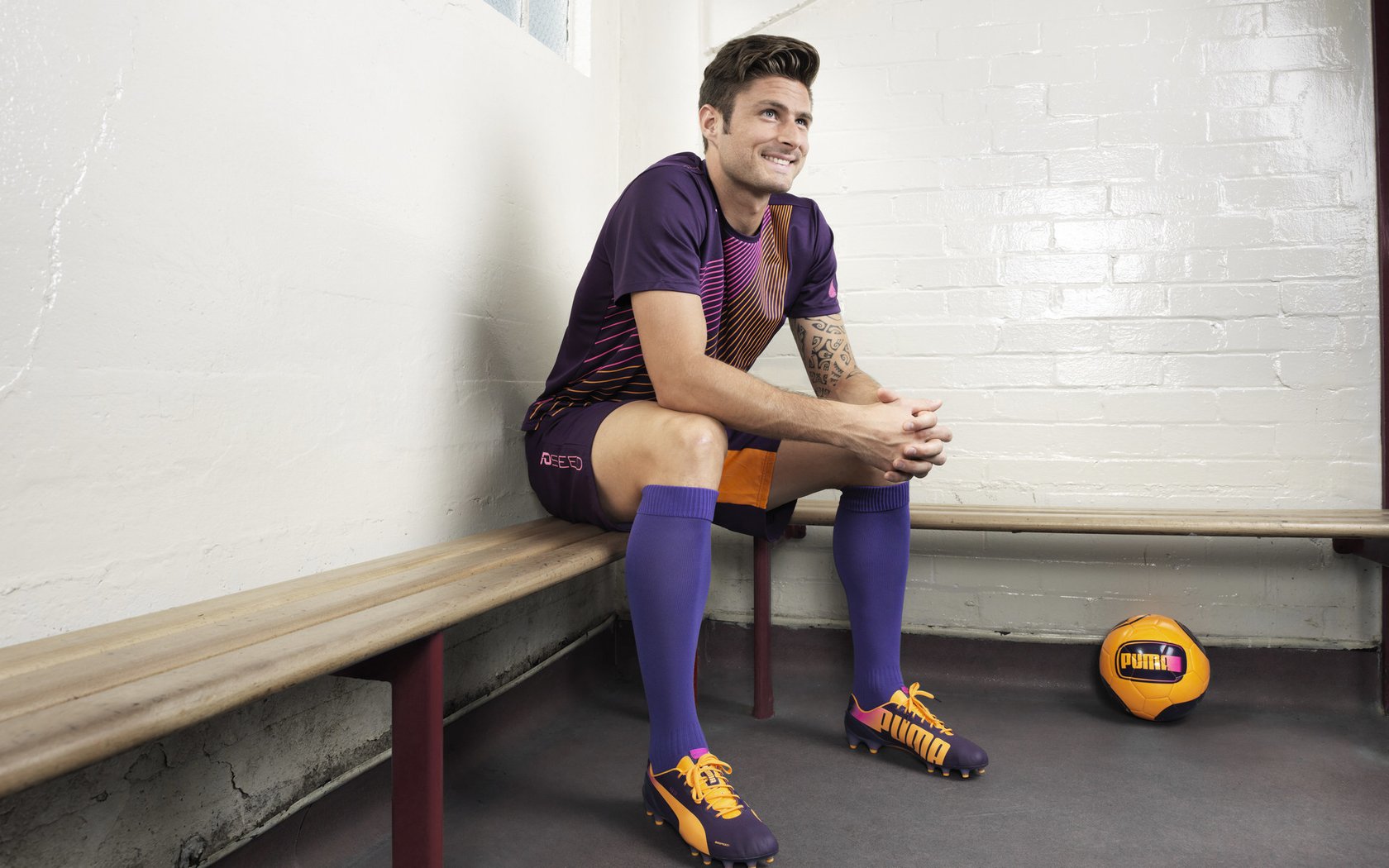 牙买加旋风席卷伊蒂哈德，加克波压制级发挥力克曼城，改写英超格局