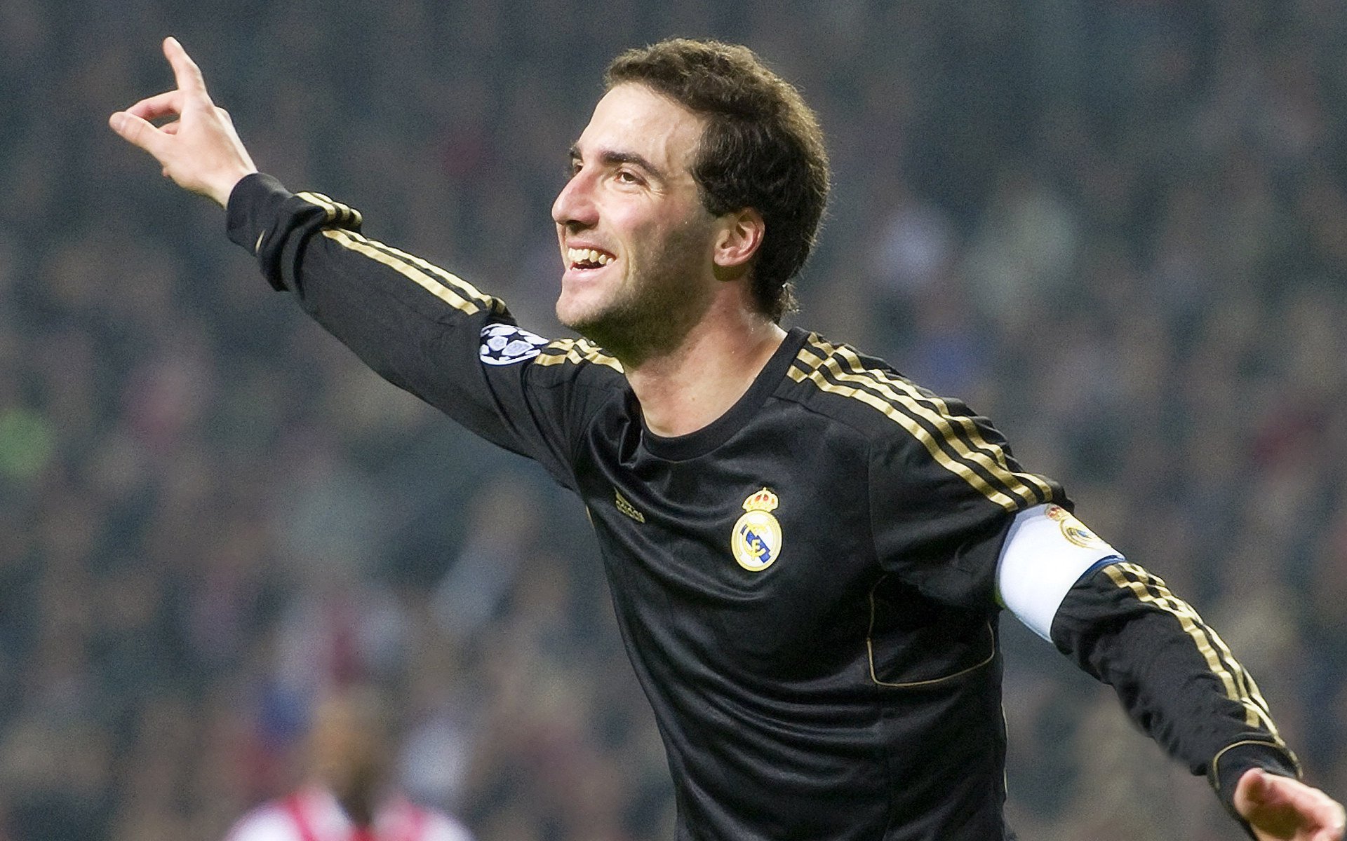 波尔一球定乾坤，日本队惊天翻盘波兰，点燃的不只是赛场